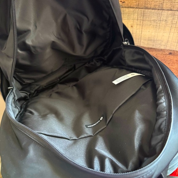 NWT Lululemon The Everywhere Backpack W Embroidered American Express 1850 - Picture 9 of 11